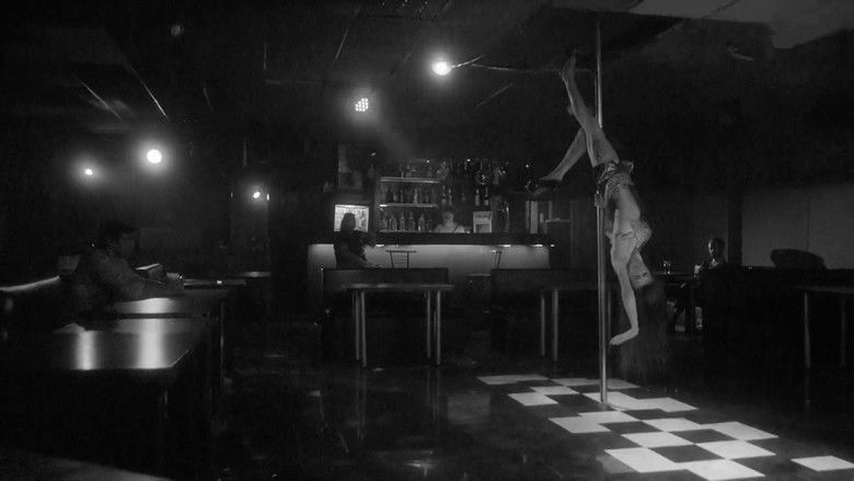 кадр из фильма მე მზის წვეთი ვარ დედამიწაზე