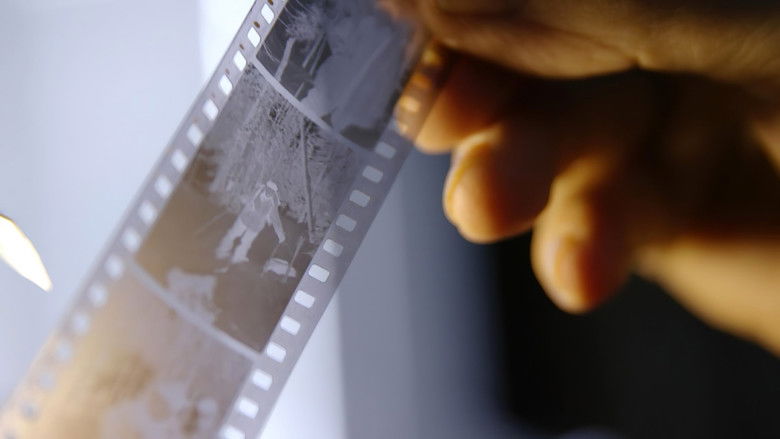 кадр из фильма Неизвестная непреодолимая сила