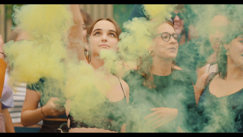 кадр из фильма Crop top