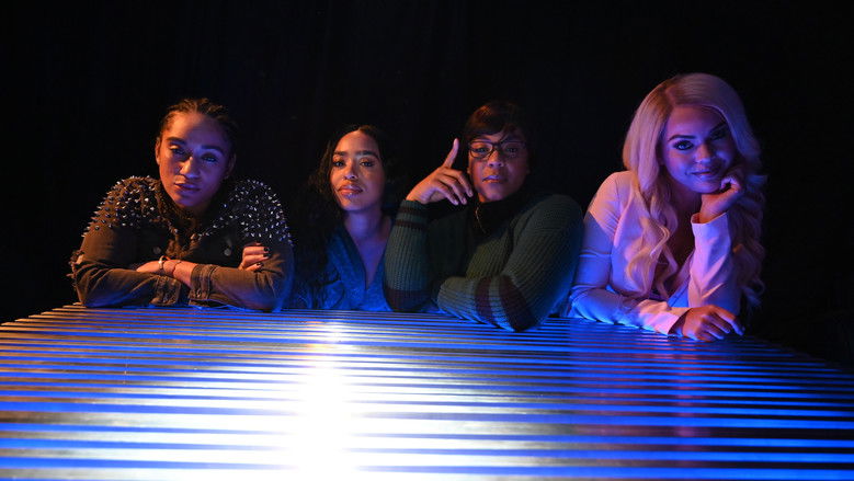 кадр из фильма Scheme Queens