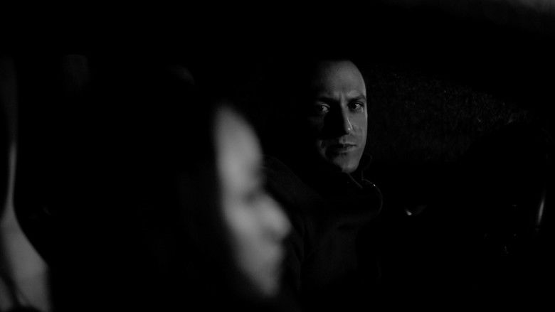кадр из фильма Into the Night