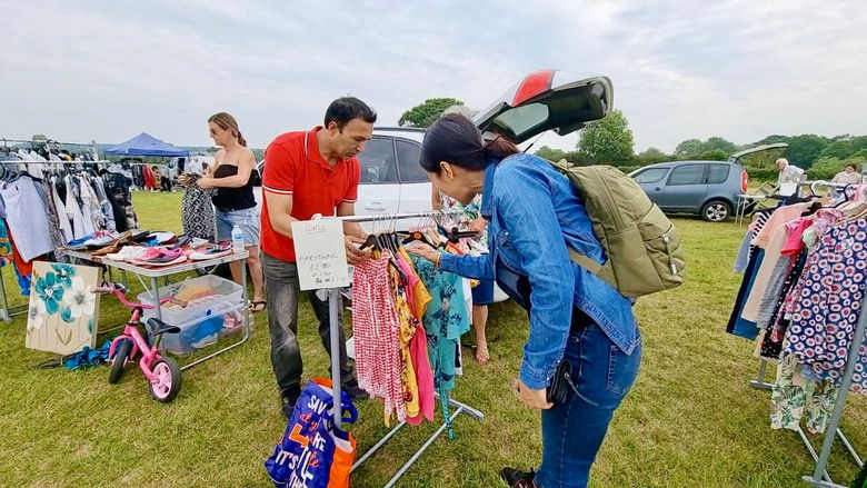 кадр из фильма Bordon Sunday Market