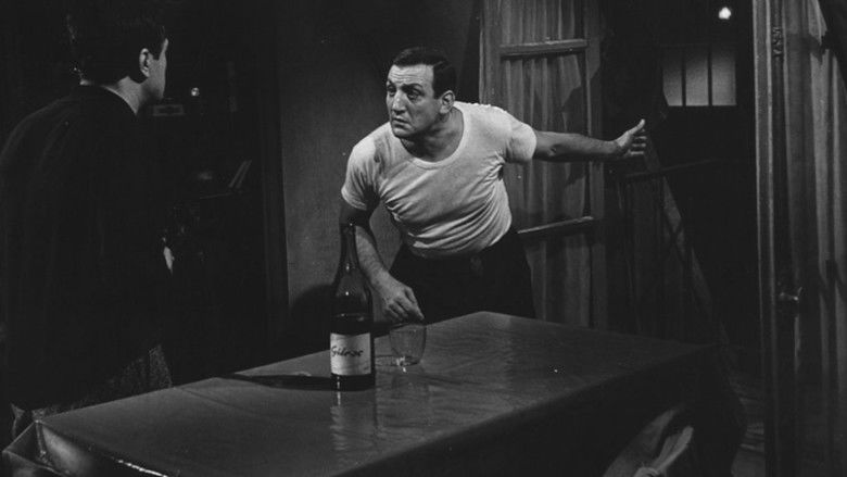 кадр из фильма Улица Монмартр, 125