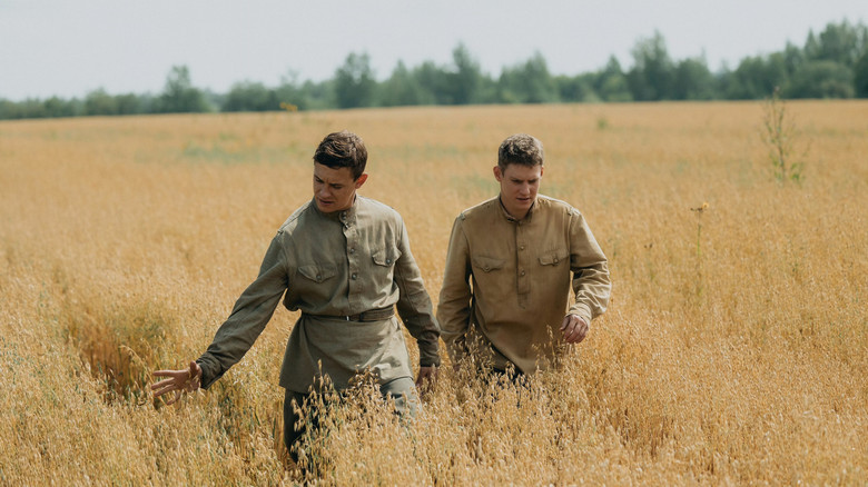 кадр из фильма Август