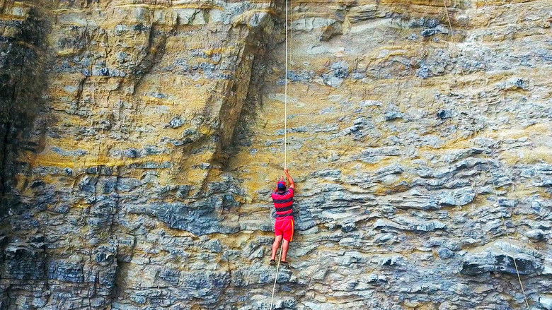 кадр из фильма Purunga, l'homme des falaises