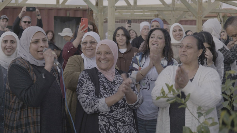 кадр из фильма Её собственный дом