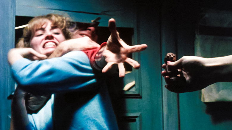 кадр из фильма Во власти идола