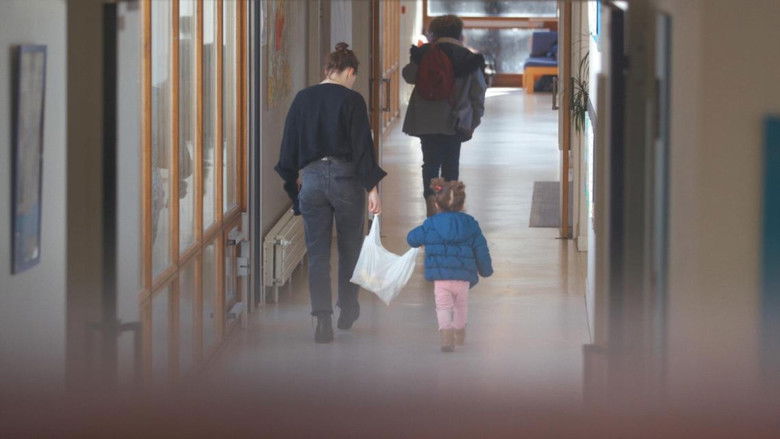 кадр из фильма Bébés placés, la vie devant eux