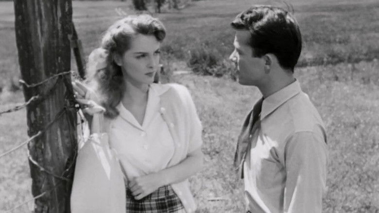 кадр из фильма Красный дом