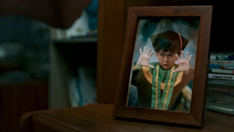 кадр из фильма Tinggal Meninggal