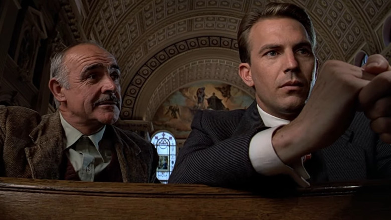 кадр из фильма Неприкасаемые