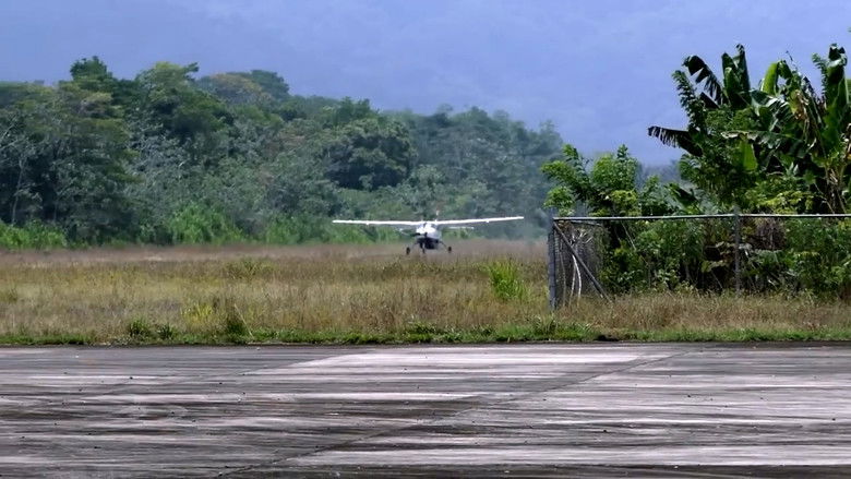 кадр из фильма When the Road Ends
