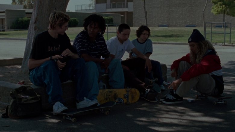 кадр из фильма Середина 90-х