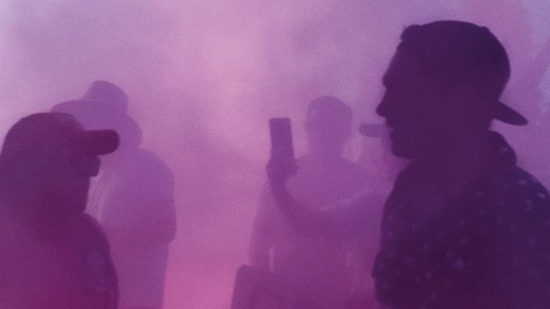 кадр из фильма American Selfie: One Nation Shoots Itself