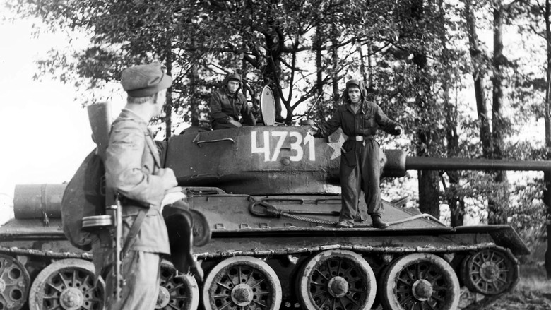 кадр из фильма Крест за отвагу