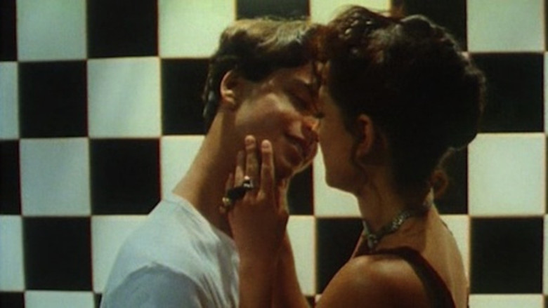 кадр из фильма Роза между нами