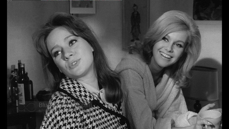 кадр из фильма The Pleasure Girls