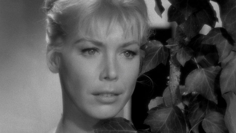 кадр из фильма Частная собственность