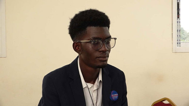 кадр из фильма FAUX-BOND