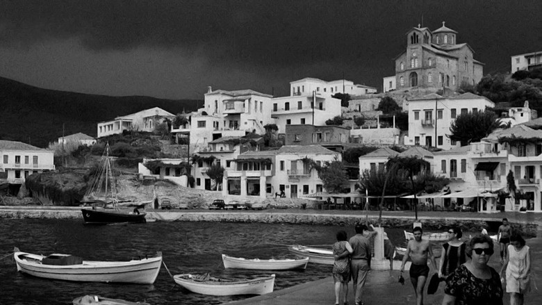 кадр из фильма Φουσκοθαλασσιές