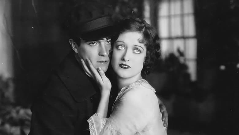 кадр из фильма Через Сингапур