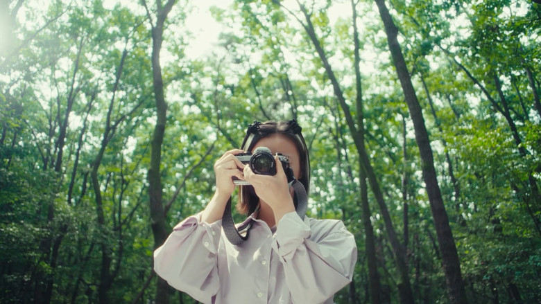 кадр из фильма 여름의 카메라