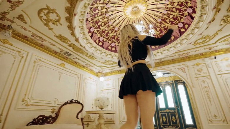 кадр из фильма House of Dolls