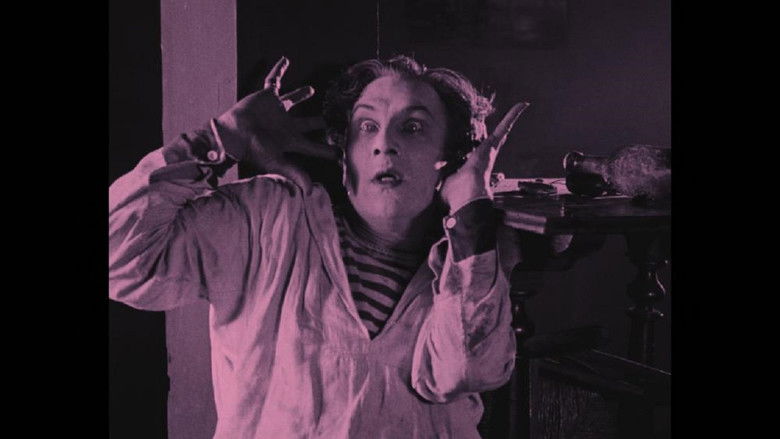 кадр из фильма Альбатрос. Русская киностудия в Париже