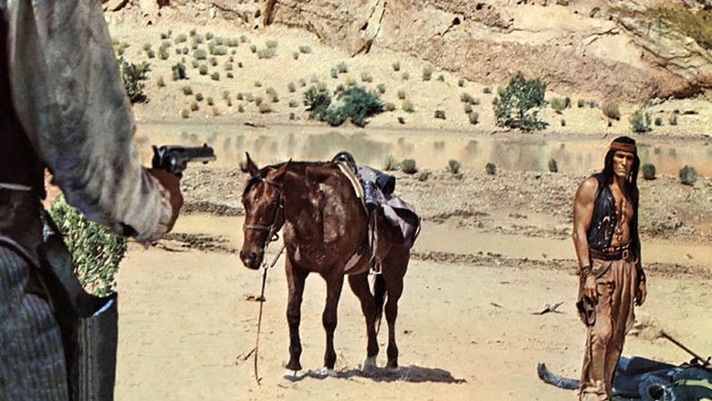 кадр из фильма Золото Маккенны