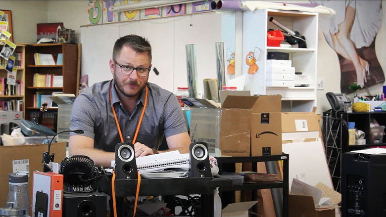 кадр из фильма The Troupe