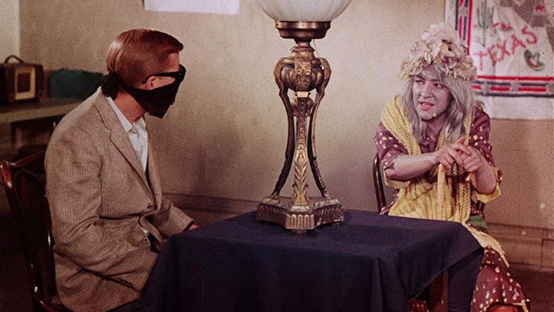 кадр из фильма Нечто странное