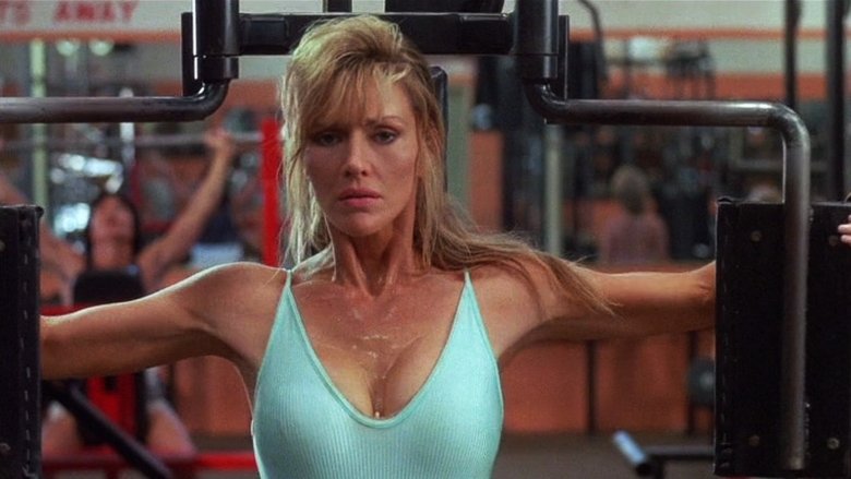 кадр из фильма Циклон