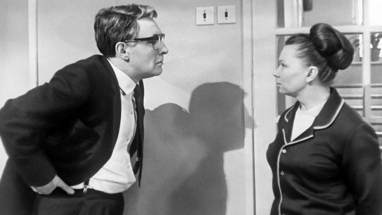 кадр из фильма Доживем до понедельника