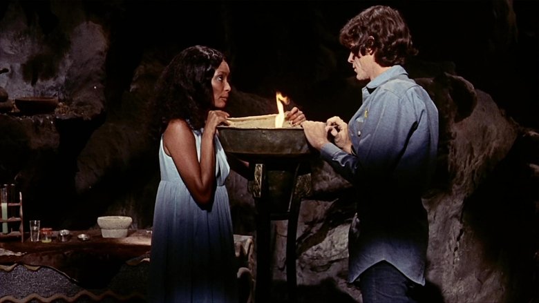 кадр из фильма Night of the Cobra Woman