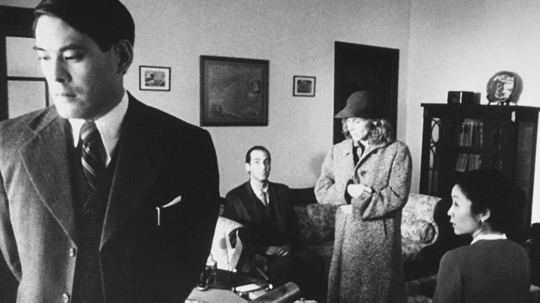 кадр из фильма Visas and Virtue