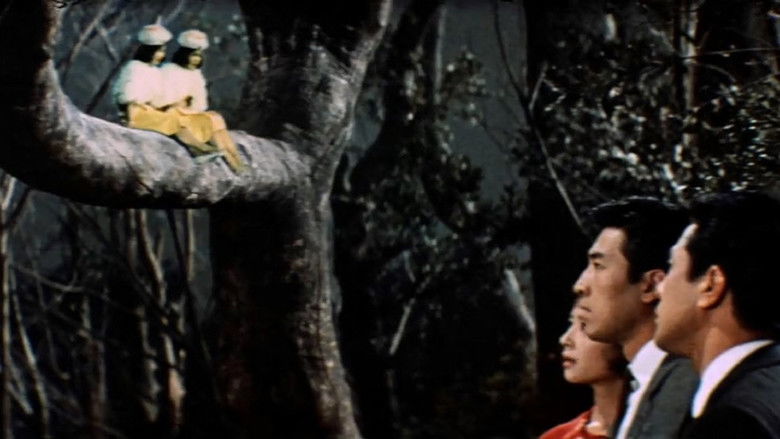 кадр из фильма Годзилла против Мотры