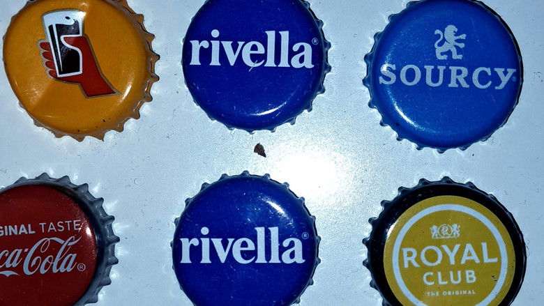 кадр из фильма i love bottle caps