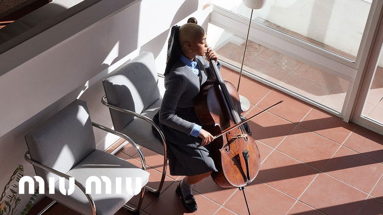 кадр из фильма House Comes with a Bird