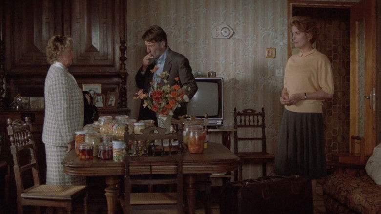 кадр из фильма Любимое время года