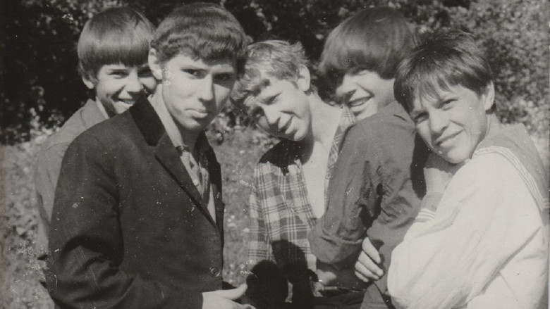 кадр из фильма Трудные ребята