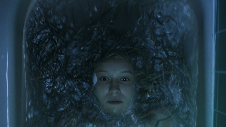 кадр из фильма Кожа к коже