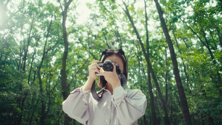 кадр из фильма 여름의 카메라