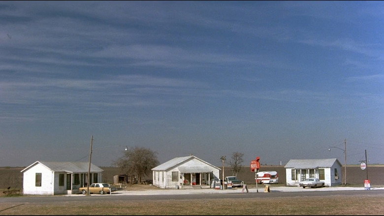 кадр из фильма Нежное милосердие