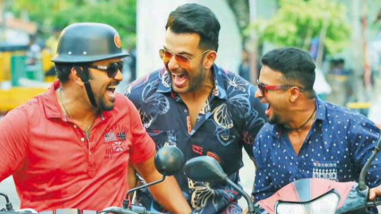 кадр из фильма അമര്‍ അക്ബര്‍ അന്തോണി