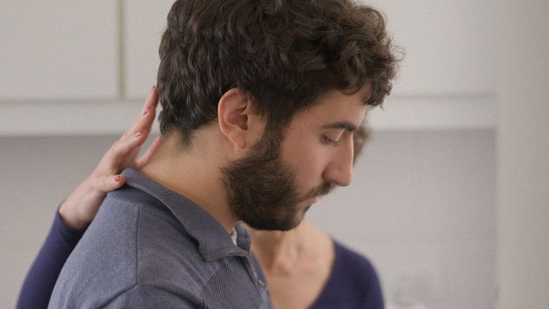 кадр из фильма Un movimiento extraño