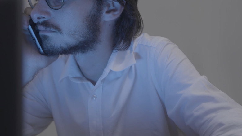 кадр из фильма BRCI *Un Biet Român Credea în Individualitate