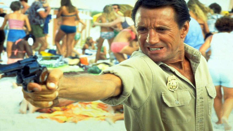 кадр из фильма Челюсти 2