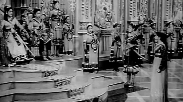 кадр из фильма ஆரவல்லி