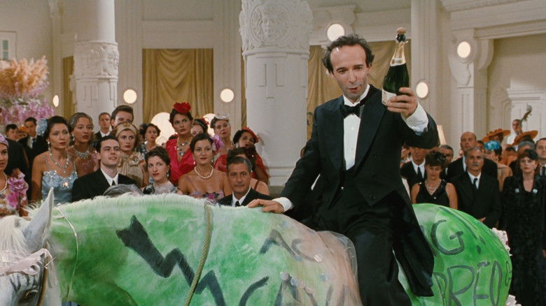 кадр из фильма Жизнь прекрасна