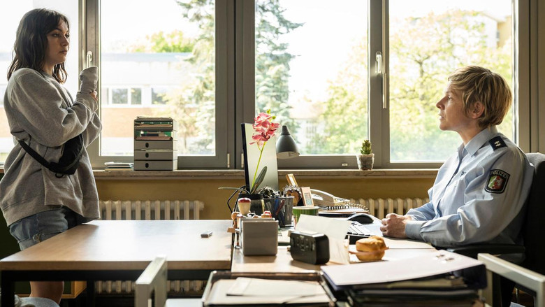 кадр из фильма Nichts, was uns passiert